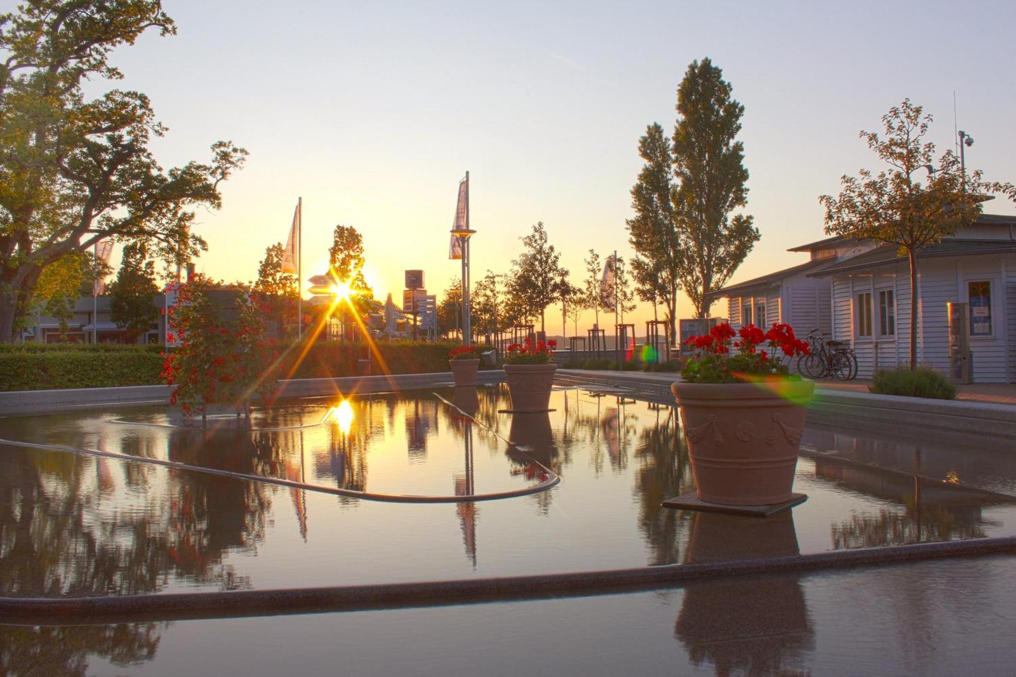 Fewo Mit Terrasse, Gratis Nutzung Vom Ahoi Erlebnisbad Und Sauna In Sellin - Haus Blick Zur See Fewo 13 Гёрен Экстерьер фото